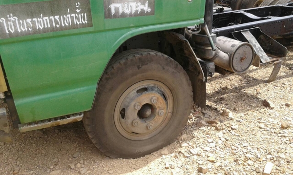 ขายรถบรรทุก 6 ล้อหัวคัสซี ISUZU NKR 130 เทอร์โบ ปี 2547-2548 มี 70 คัน ราคาคันละ 280000
