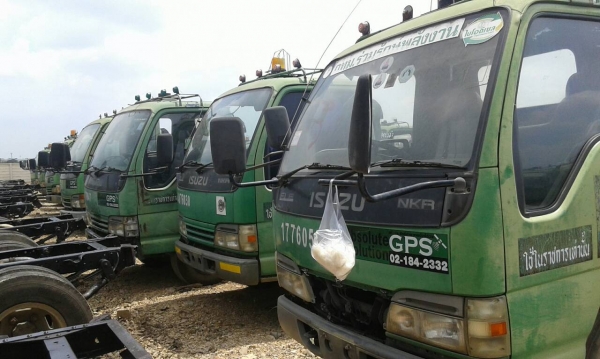 ขายรถบรรทุก 6 ล้อหัวคัสซี ISUZU NKR 130 เทอร์โบ ปี 2547-2548 มี 70 คัน ราคาคันละ 280000