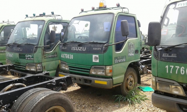 ขายรถบรรทุก 6 ล้อหัวคัสซี ISUZU NKR 130 เทอร์โบ ปี 2547-2548 มี 70 คัน ราคาคันละ 280000