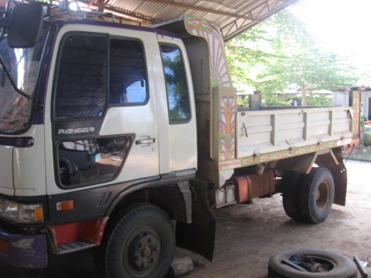 6ล้อดั้มHino FD3H195แรงม้า