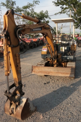 มี VDO Komatsu PC15-2 พร้อมไลใส่หัวกระแทกได้ แทรกเหล็ก เก่านอกนำเข้าญี่ปุน