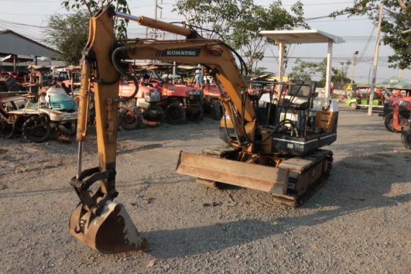 มี VDO Komatsu PC15-2 พร้อมไลใส่หัวกระแทกได้ แทรกเหล็ก เก่านอกนำเข้าญี่ปุน