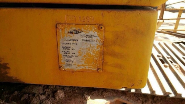 SUMSUNG SE 210 LC-2 รถบอดี้สวยมากครับพี้อมทำงานได้เลย เครื่องยนต์เดิมๆปั๊มเดิมไม่มีเยิ้มแรงดีมากครับทำงานเร็วไม่มีโหลด ภายในเก๋งสะอาดสวย คอนโทรลสั้น ไฟฟ้าหน้าจอเต็ม ภายนอกบูมอาร์มสวยไม่มีปะไม่มีดาม ช่วงล่างเอวแน่นดี เฟลมใหญ่สวยไม่มีผุ โรลเลอร์โซ่ใบแทรกใหญ