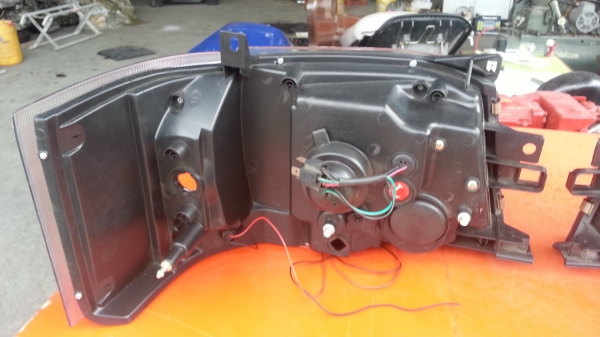 ขาย ไฟหน้าโปรเจคเตอร์ รถตู้ toyota ไอ้โม่ง จากญี่ปุ่น