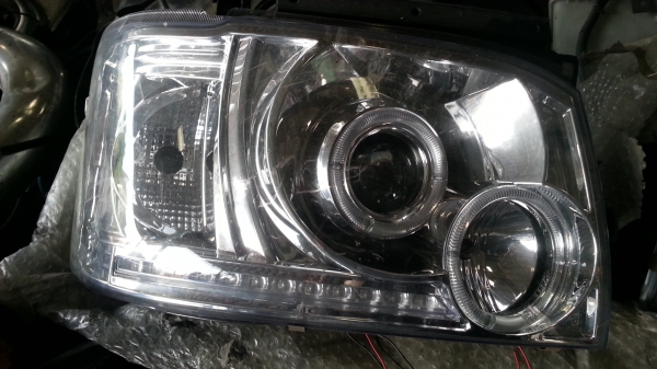 ขาย ไฟหน้าโปรเจคเตอร์ รถตู้ toyota ไอ้โม่ง จากญี่ปุ่น