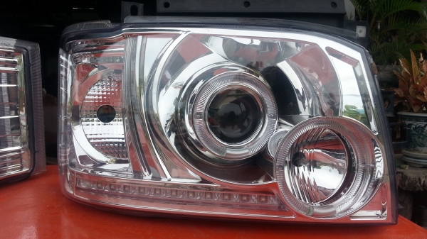 ขาย ไฟหน้าโปรเจคเตอร์ รถตู้ toyota ไอ้โม่ง จากญี่ปุ่น