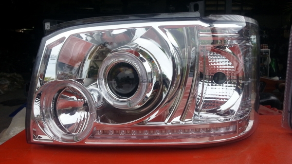 ขาย ไฟหน้าโปรเจคเตอร์ รถตู้ toyota ไอ้โม่ง จากญี่ปุ่น