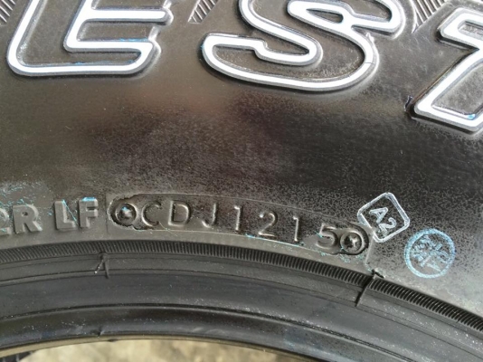 ยาง Mud-terrain Bridgestone Dueler M/T 285 75 r16 ปี15