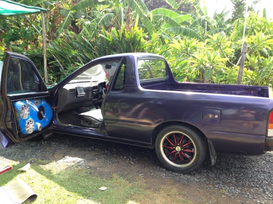 ขายรถเครื่องเสียงแน่นๆกระหึ่มชุดใหญ่ พร้อมใช้สภาพตามรูปทุกอย่าง nv ปี 96 ด่วนๆไม่เคยติดแก็ส  เดิม