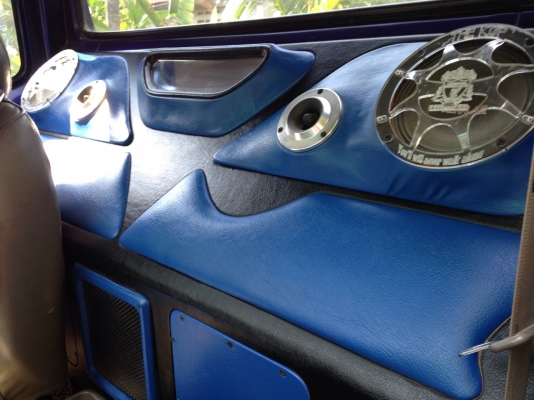 ขายรถเครื่องเสียงแน่นๆกระหึ่มชุดใหญ่ พร้อมใช้สภาพตามรูปทุกอย่าง nv ปี 96 ด่วนๆไม่เคยติดแก็ส  เดิม