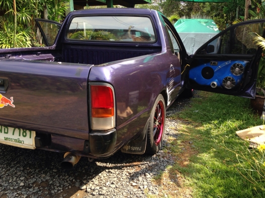 ขายรถเครื่องเสียงแน่นๆกระหึ่มชุดใหญ่ พร้อมใช้สภาพตามรูปทุกอย่าง nv ปี 96 ด่วนๆไม่เคยติดแก็ส  เดิม