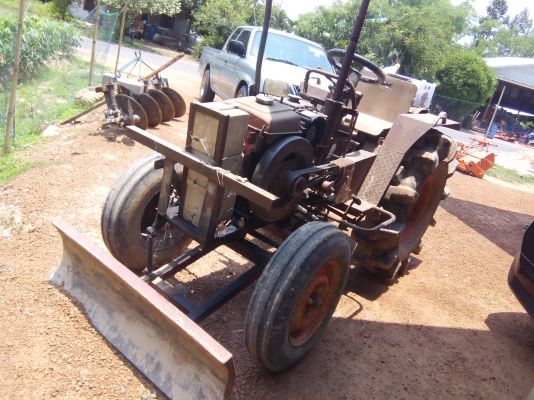 รถไถนั่งขับไทยกระดิษฐิ์ พร้อมเครื่องตามรูป