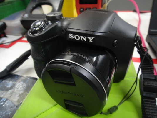 กล้อง Sony H200