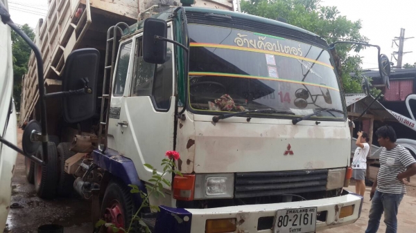 FN527 MA  สนใจโทร  0801495375เบอร์เจ้าของรถ