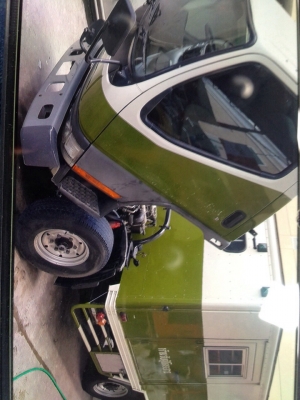 Mitsubishi 4 ล้อ ป้ายใหญ่