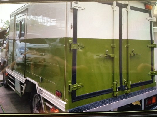 Mitsubishi 4 ล้อ ป้ายใหญ่