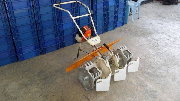 เครื่องกำจัดวัชพืชในร่องข้าว 3 แถว KIORITZ -PC315 เก่าญี่ปุ่น สภาพสวย เครื่องพร้อมใช้งาน