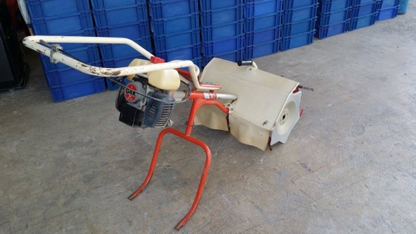 เครื่องกำจัดวัชพืชในร่องข้าว 2 แถว MA3 เก่าญี่ปุ่น สภาพสวย เครื่องพร้อมใช้งาน ขนาดกระทัดรัด เคลื่อนย้านสะดวก  ใช้งานได้สะดวก