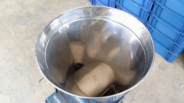 เครื่องขัดข้าวขาวเก่าญี่ปุ่น ISEKI  รุ่น 1B15E  สภาพดี  สามารถใช้ขัดสีข้าวกล้องให้เป็นข้าวขาว ขนาดกระทัดรัด เหมาะสำหรับใช้ในครัวเรือน  เครื่องพร้อมใช้งาน