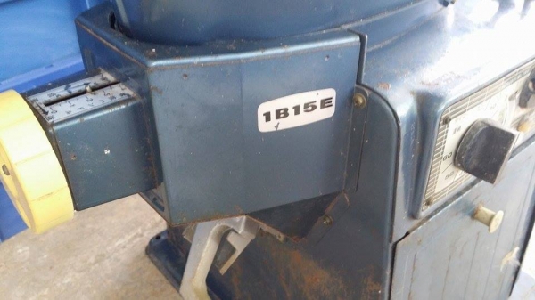 เครื่องขัดข้าวขาวเก่าญี่ปุ่น ISEKI  รุ่น 1B15E  สภาพดี  สามารถใช้ขัดสีข้าวกล้องให้เป็นข้าวขาว ขนาดกระทัดรัด เหมาะสำหรับใช้ในครัวเรือน  เครื่องพร้อมใช้งาน