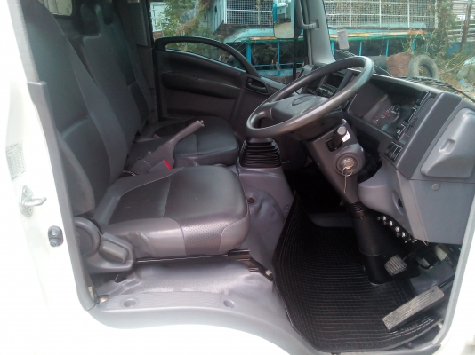 4 ล้อบรรทุก (รถโดยสาร)  *Euro.3*  ISUZU  NLR  130 แรงม้า+คอมมอนเรว *ยาว 3.20 ม.* รถสวยจริง+พร้อมใช้งาน * รถห้างแท้ * มีเล่มพร้อม *