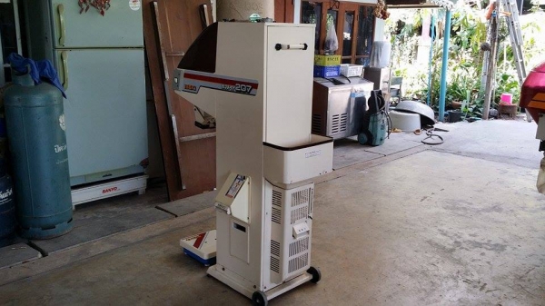 เครื่องชั่งพร้อมคัดแยกเมล็ด ISEKI รุ่น 207 เก่าญี่ปุ่น สภาพสวย เครื่องพร้อมใช้งาน ทำให้การชั่งเป็นไปอย่างสะดวกและได้มาตรฐาน