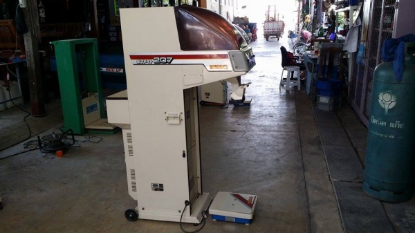 เครื่องชั่งพร้อมคัดแยกเมล็ด ISEKI รุ่น 207 เก่าญี่ปุ่น สภาพสวย เครื่องพร้อมใช้งาน ทำให้การชั่งเป็นไปอย่างสะดวกและได้มาตรฐาน