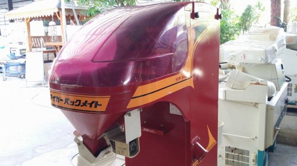 เครื่องชั่งพร้อมคัดแยกเมล็ด YANMAR รุ่น KR2300 (1)  เก่าญี่ปุ่น สภาพสวย เครื่องพร้อมใช้งาน ทำให้การชั่งเป็นไปอย่างสะดวกและได้มาตรฐาน