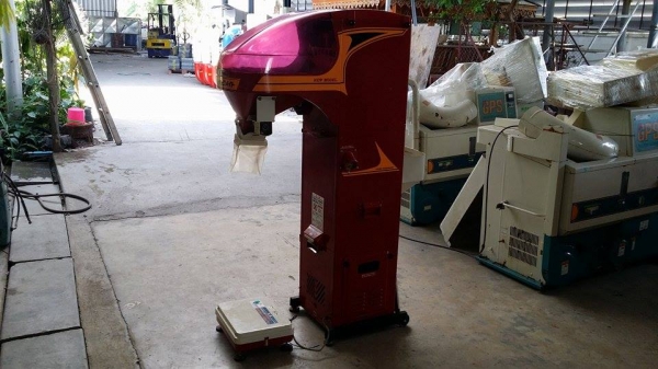 เครื่องชั่งพร้อมคัดแยกเมล็ด YANMAR รุ่น KR2300 (1)  เก่าญี่ปุ่น สภาพสวย เครื่องพร้อมใช้งาน ทำให้การชั่งเป็นไปอย่างสะดวกและได้มาตรฐาน