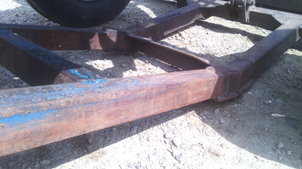 ขายรถไถFORD รุ่น6600 เสื้อลาย  สวยเดิมพร้อมใช้งานเอกสารเล่มทะเบียน