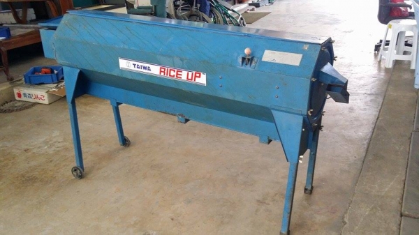 เครื่องคัดแยกเมล็ด TAIWA  รุ่น RICE UP R-18 เก่าญี่ปุ่น สภาพสวย เครื่องพร้อมใช้งาน