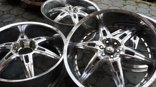 Verde wheel ขอบ 24 โครเมี่ยม 6รู ครบชุด 4วง Verde wheel ขอบ 24 โครเมี่ยม 6รู ครบชุด 4วง