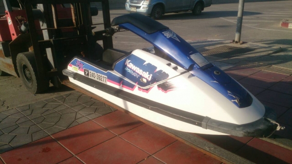 คาวาเรือยืน 650 เก่าญี่ปุ่น 38,000 บาท