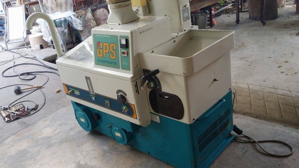 เครื่องสีข้าวกล้องเก่าญี่ปุ่น  SATAKE  GPS 300 สภาพสวย เครื่องพร้อมใช้งาน  ไม่เคยใช้งานในไทย