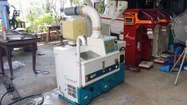 เครื่องสีข้าวกล้องเก่าญี่ปุ่น  SATAKE  GPS 300 สภาพสวย เครื่องพร้อมใช้งาน  ไม่เคยใช้งานในไทย