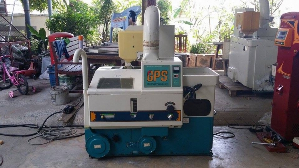 เครื่องสีข้าวกล้องเก่าญี่ปุ่น  SATAKE  GPS 300 สภาพสวย เครื่องพร้อมใช้งาน  ไม่เคยใช้งานในไทย