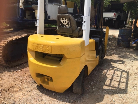 รถยก 2.5 ตัน รถฟอร์คลิฟต์ TCM  FD25T6 เกียร์ออโต้ เสา3ม.พร้อมใช้ รถร้านวัสดุก่อสร้าง สาดสีใหม่ไม่ได้ย้อมแมว