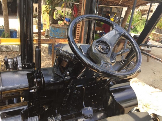 รถยก 2.5 ตัน รถฟอร์คลิฟต์ TCM  FD25T6 เกียร์ออโต้ เสา3ม.พร้อมใช้ รถร้านวัสดุก่อสร้าง สาดสีใหม่ไม่ได้ย้อมแมว