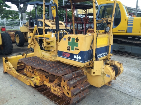 KOMATSU D20P-6 มีวินช์ลากของ
