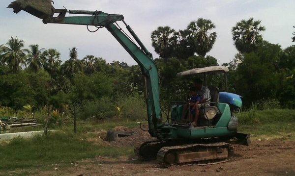 รถขุด PC30-7 สภาพดีใช้ได้ ต้องเก็บนิด รถใช้งานอยู่ทุกวัน เครื่องดี ปั้มดี