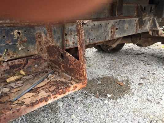 6 ล้อ 7 คัน ขายเหมารถใช้ในโรงงานคอนกรีตอัดแรงไม่มีเล่ม เจ้าของขายซากตามสภาพเท่านั้น