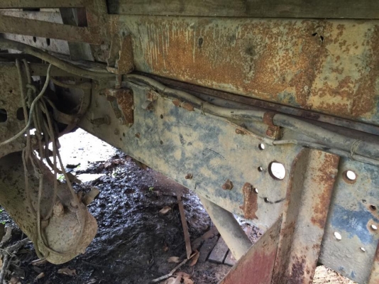 6 ล้อ 7 คัน ขายเหมารถใช้ในโรงงานคอนกรีตอัดแรงไม่มีเล่ม เจ้าของขายซากตามสภาพเท่านั้น