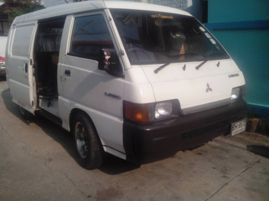 รถตู้ เครื่องดีเซล 2.5 L300 พาวเว่อร์ ใช้ดีเเอร์หนาว