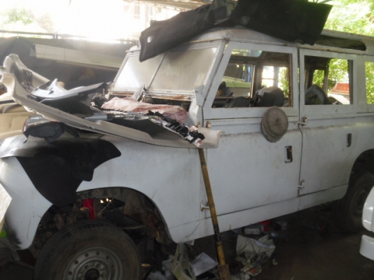 ซากlandroverถูกๆ