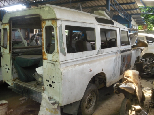 ซากlandroverถูกๆ