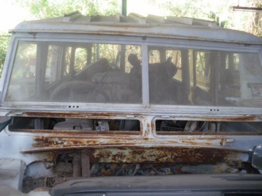 ซากlandroverถูกๆ