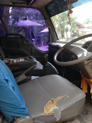 ขายดาวน์ 200000 ผ่อนต่ออีก 260000 รถ 6 ล้อดั้ม ISUZU NPR 120 แรง ปี 42 รถสภาพดี ห้างแท้ เครื่องดี คัสซีสวย