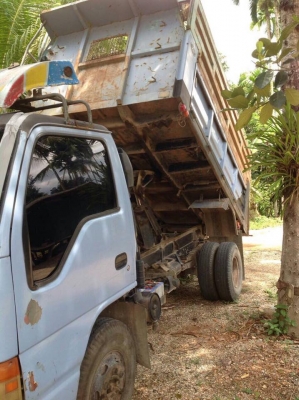 ขายดาวน์ 200000 ผ่อนต่ออีก 260000 รถ 6 ล้อดั้ม ISUZU NPR 120 แรง ปี 42 รถสภาพดี ห้างแท้ เครื่องดี คัสซีสวย