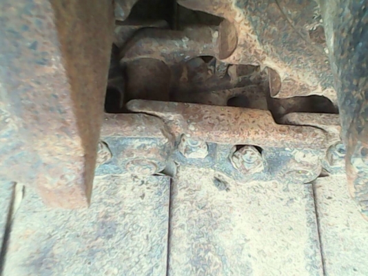 KOBELCO MARK 8 SUPER YN12 SK 200 ทำงาน 8,500 ชม. บอดี้สวยเดิมๆดีครับ เครื่องยนต์แน่นดีแรงดีทำงานได้เร็วมากครับ ภายในเก๋งสะอาดสวย แอร์เย็น ไฟฟ้าหน้าจอเต็มครบพร้อม ภายนอกบูมอาร์สวยๆมีปะไว้เล็กน้อยครับ ช่วงล่างแน่น โรลเลอร์โซ่บูทใบแทรกเต็มดีประมาณ 75\% พร้อมใ