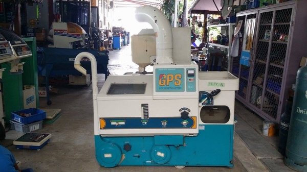 เครื่องสีข้าวกล้องเก่าญี่ปุ่น  SATAKE  GPS 350 (2) สภาพสวย เครื่องพร้อมใช้งาน  ไม่เคยใช้งานในไทย